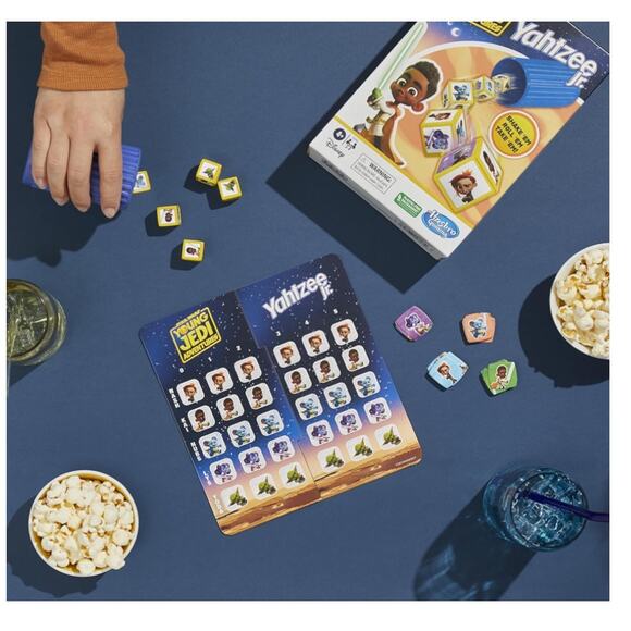 Hasbro Gaming Yahtzee Jr. Star War: Young Jedi Adventures Edition - Picture 10 of 10